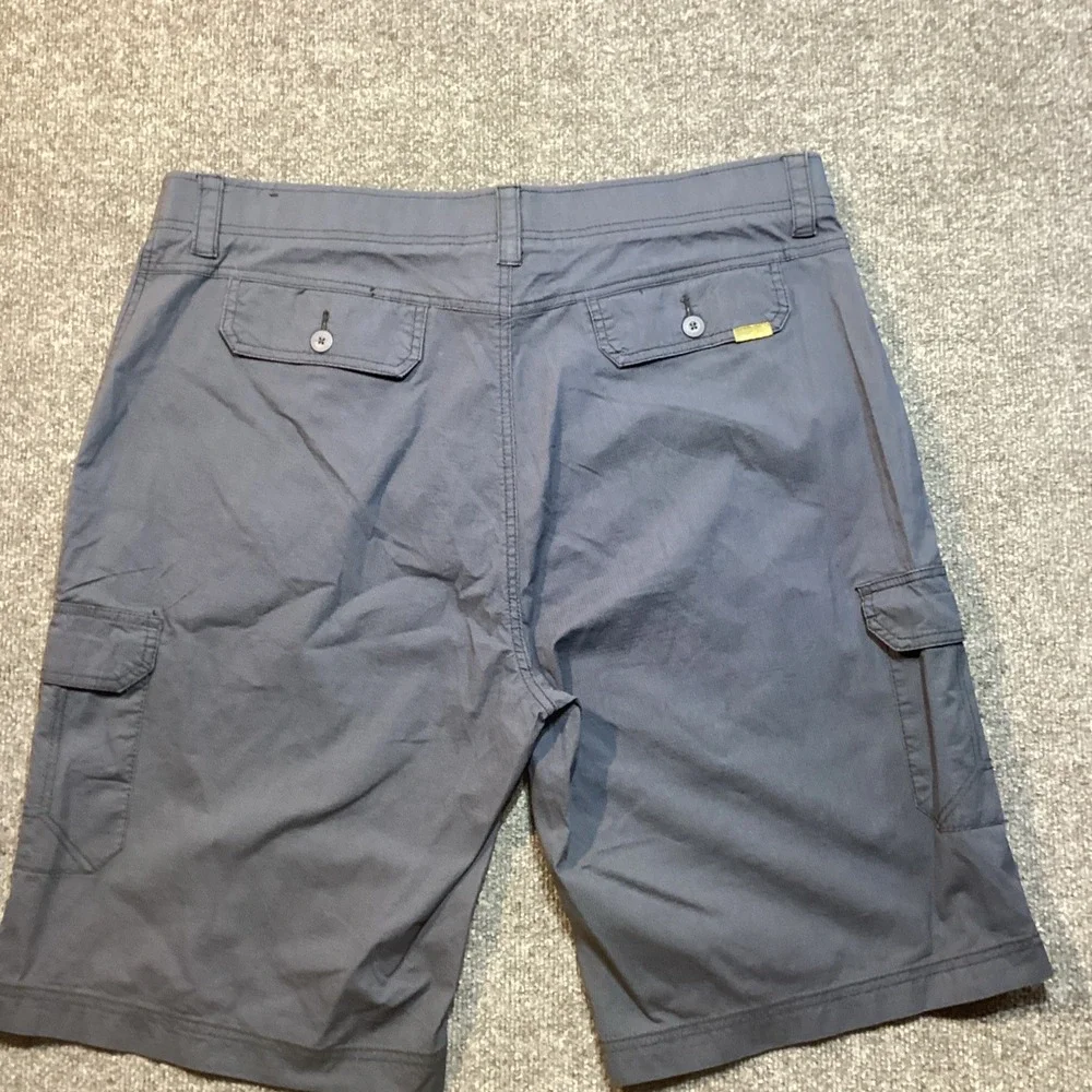 Wearfirst Men's Blue Solid Cargo Shorts Size 40 Stretch Zip Pockets Free Band